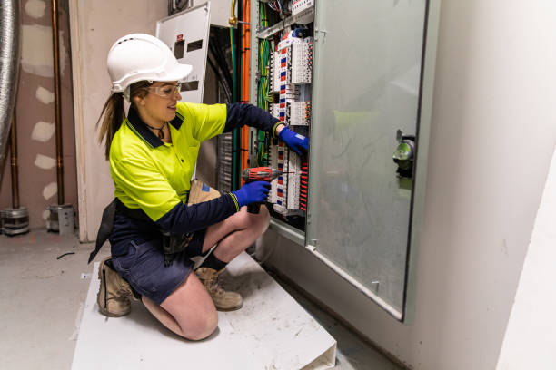 Best Emergency Electrical Repair  in Mason City, IA